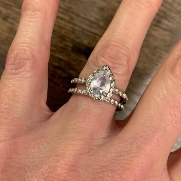 Jewelry - Pear Shaped Sterling Silver Engagement Ring Set